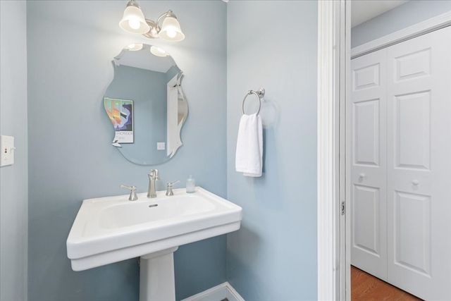 32 Snyder Rd, Medfield, MA 02052