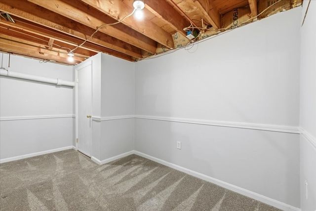 32 Snyder Rd, Medfield, MA 02052