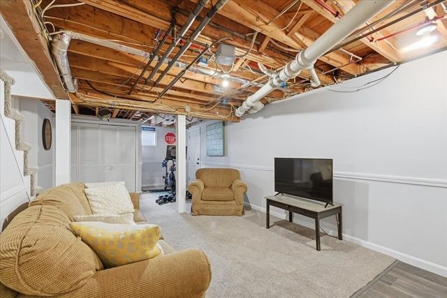 32 Snyder Rd, Medfield, MA 02052