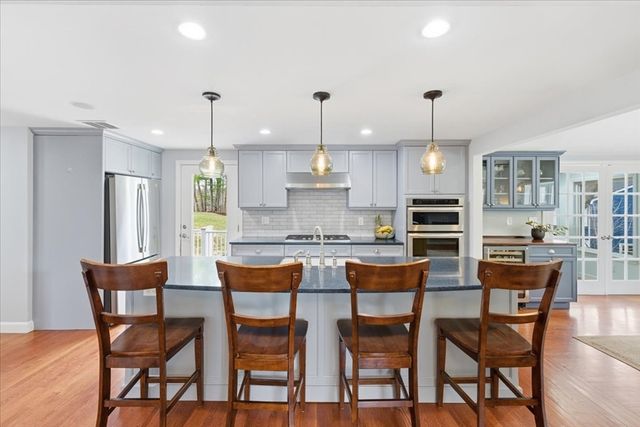 32 Snyder Rd, Medfield, MA 02052