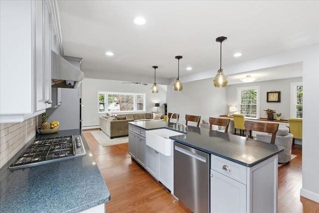 32 Snyder Rd, Medfield, MA 02052