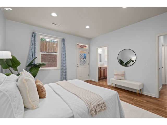 9066 Sw MONTEREY Pl, Portland, OR 97225