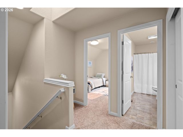 9066 Sw MONTEREY Pl, Portland, OR 97225