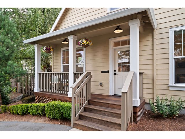 9066 Sw MONTEREY Pl, Portland, OR 97225