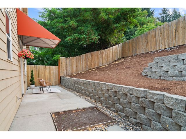 9066 Sw MONTEREY Pl, Portland, OR 97225
