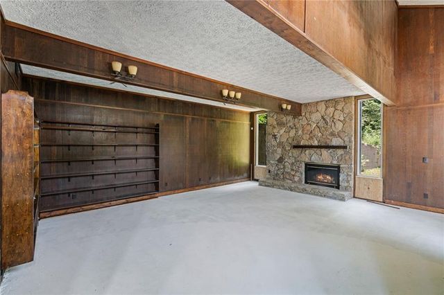 6592 Rufus Bryant Road, Dahlonega, GA 30533