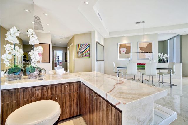 21200 Point Place PH2804, Aventura, FL 33180
