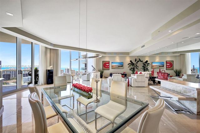 21200 Point Place PH2804, Aventura, FL 33180