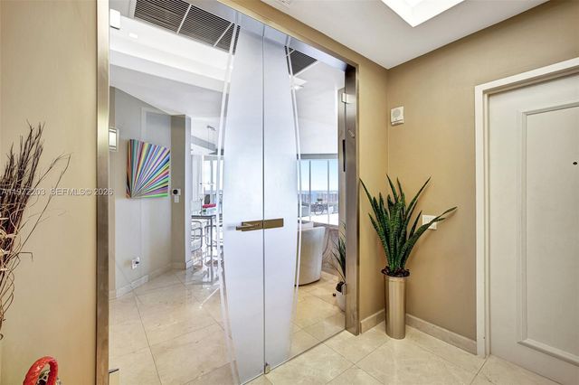 21200 Point Place PH2804, Aventura, FL 33180