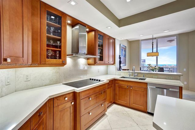 21200 Point Place PH2804, Aventura, FL 33180