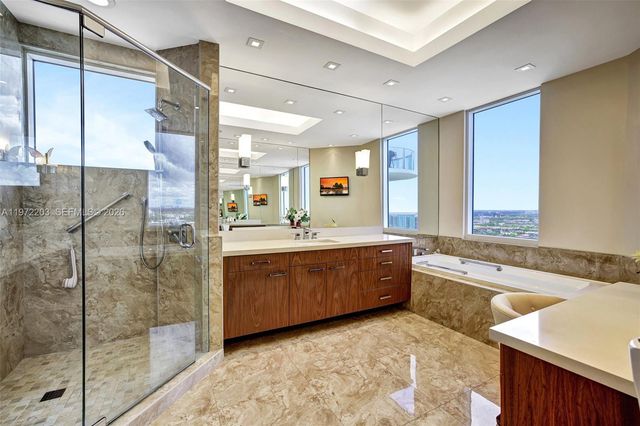 21200 Point Place PH2804, Aventura, FL 33180