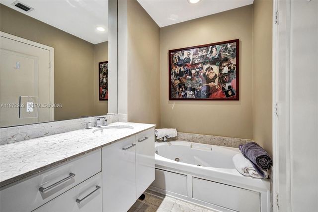 21200 Point Place PH2804, Aventura, FL 33180