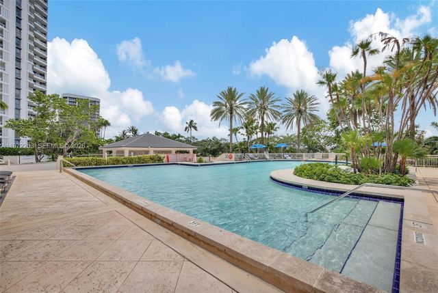 21200 Point Place PH2804, Aventura, FL 33180