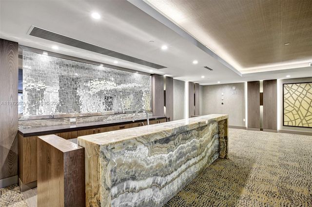 21200 Point Place PH2804, Aventura, FL 33180