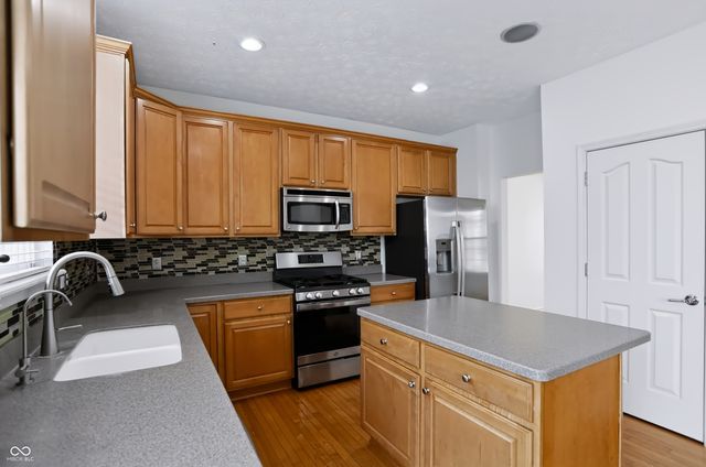 13973 Avalon East Drive, Fishers, IN 46037