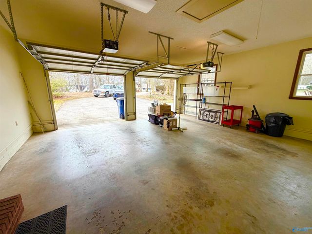 2050 Hickory Trail NE, Arab, AL 35016