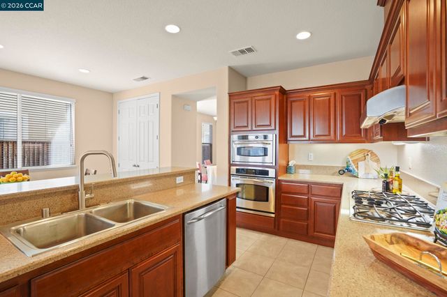 507 Livingston Court, Discovery Bay, CA 94505