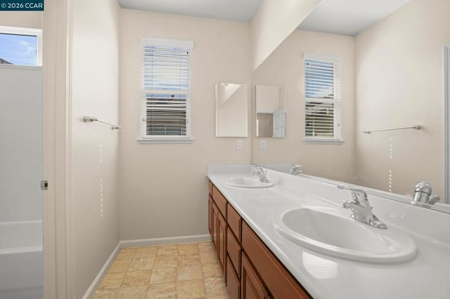 507 Livingston Court, Discovery Bay, CA 94505