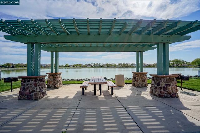 507 Livingston Court, Discovery Bay, CA 94505