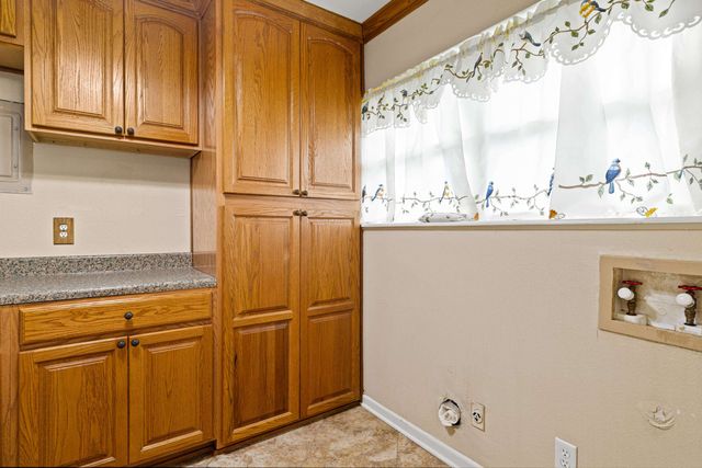 406 S Orchid Dr, White Oak, TX 75693