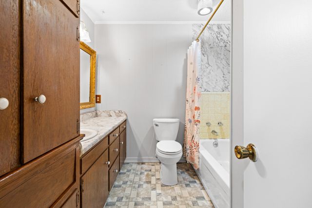 406 S Orchid Dr, White Oak, TX 75693