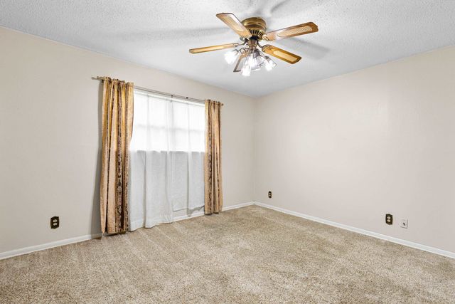 406 S Orchid Dr, White Oak, TX 75693