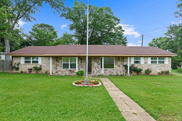 406 S Orchid Dr, White Oak, TX 75693