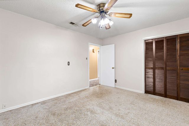 406 S Orchid Dr, White Oak, TX 75693