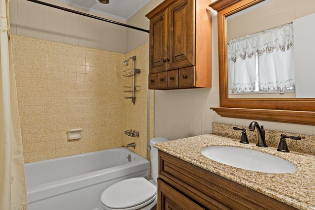 406 S Orchid Dr, White Oak, TX 75693