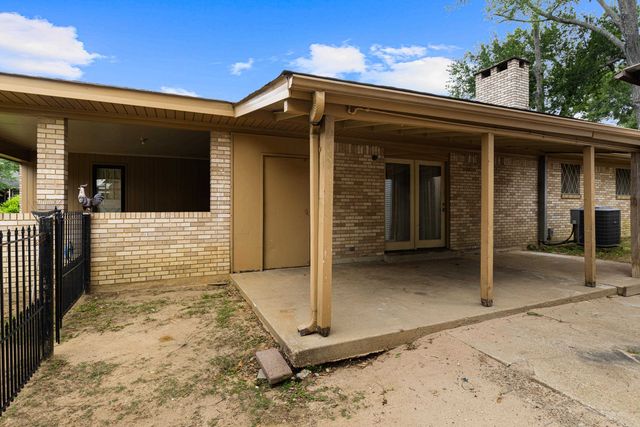 406 S Orchid Dr, White Oak, TX 75693