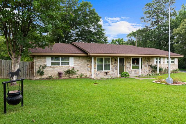 406 S Orchid Dr, White Oak, TX 75693