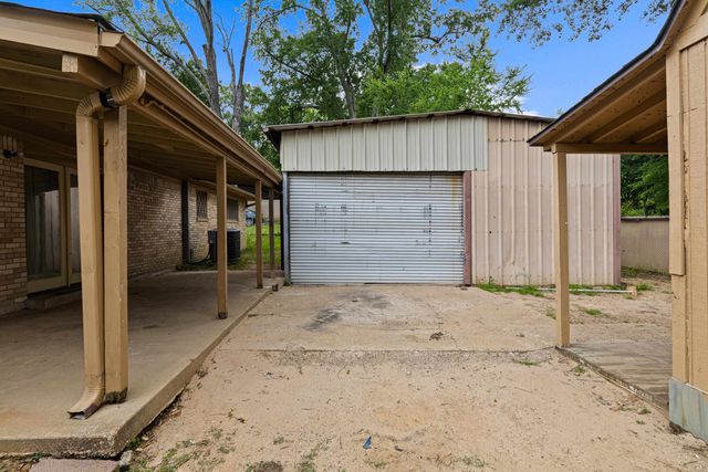 406 S Orchid Dr, White Oak, TX 75693
