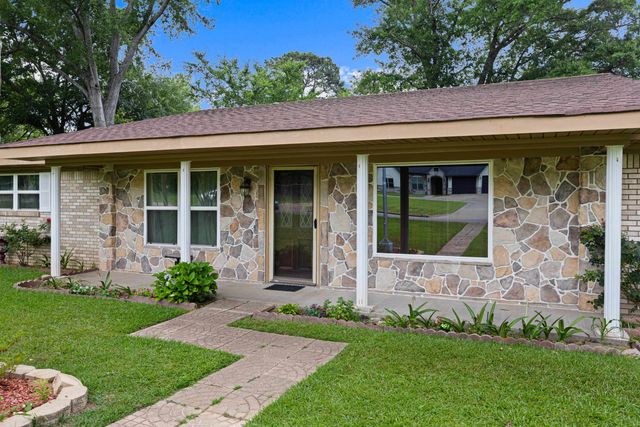 406 S Orchid Dr, White Oak, TX 75693