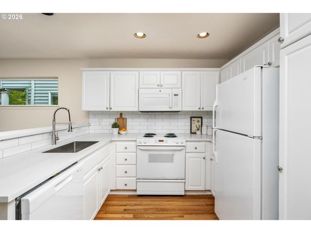 1277 Ne KINNEY St, Hillsboro, OR 97124