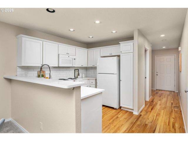 1277 Ne KINNEY St, Hillsboro, OR 97124