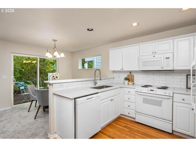1277 Ne KINNEY St, Hillsboro, OR 97124