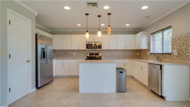 8130 Fountain Mist BLVD, Lehigh Acres, FL 33972