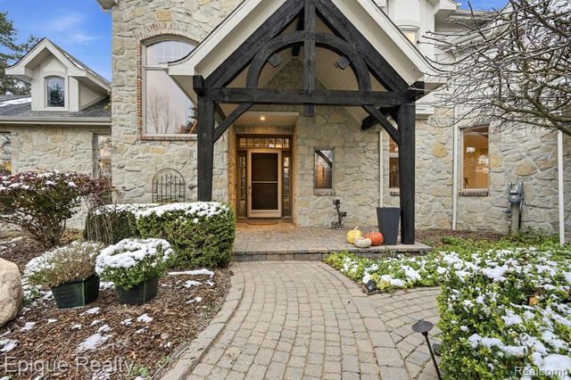 1 Chelsea Court, Metamora, MI 48455