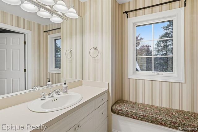 1 Chelsea Court, Metamora, MI 48455