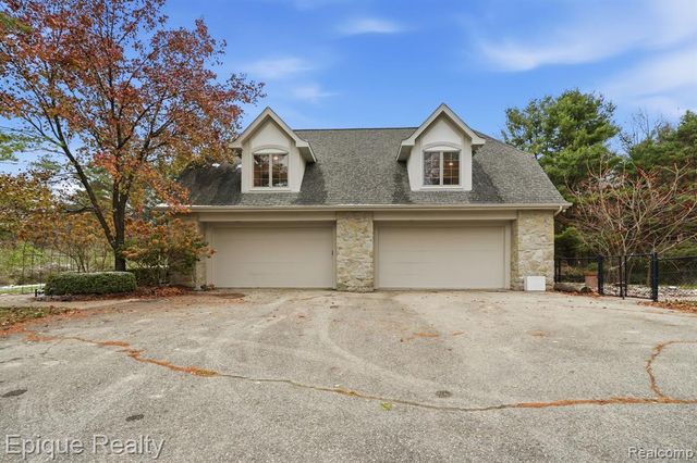 1 Chelsea Court, Metamora, MI 48455