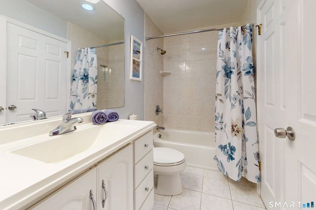 20 East Pembroke Road 22, Danbury, CT 06811