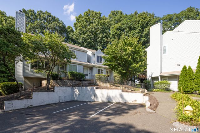 20 East Pembroke Road 22, Danbury, CT 06811