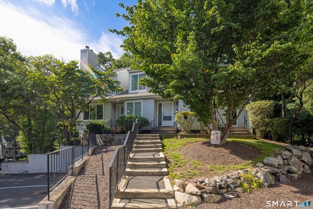 20 East Pembroke Road 22, Danbury, CT 06811
