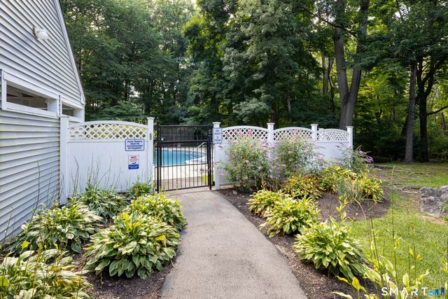 20 East Pembroke Road 22, Danbury, CT 06811