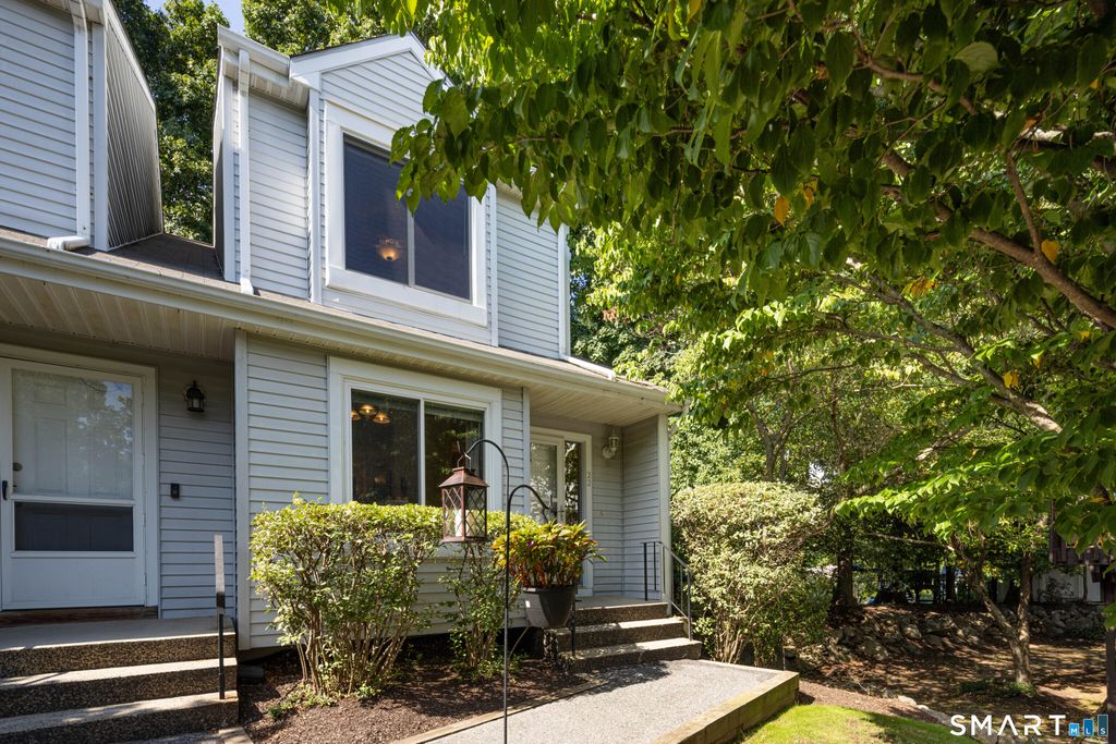 20 East Pembroke Road 22, Danbury, CT 06811
