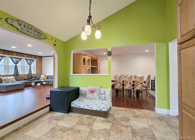 6 Shelley Drive, Middle Island, NY 11953