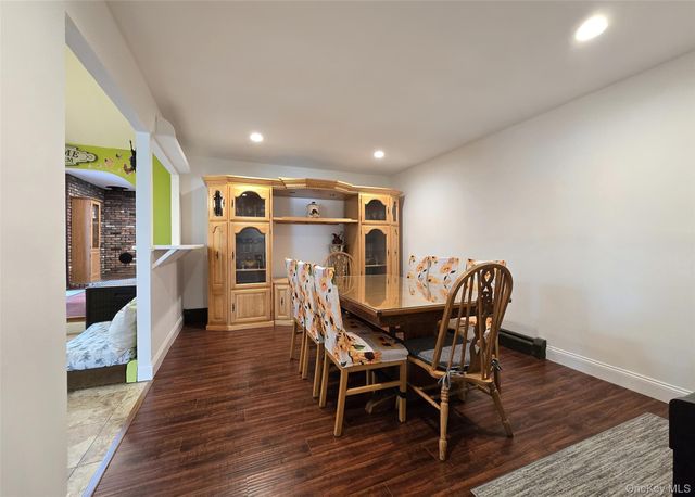 6 Shelley Drive, Middle Island, NY 11953