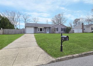 6 Shelley Drive, Middle Island, NY 11953