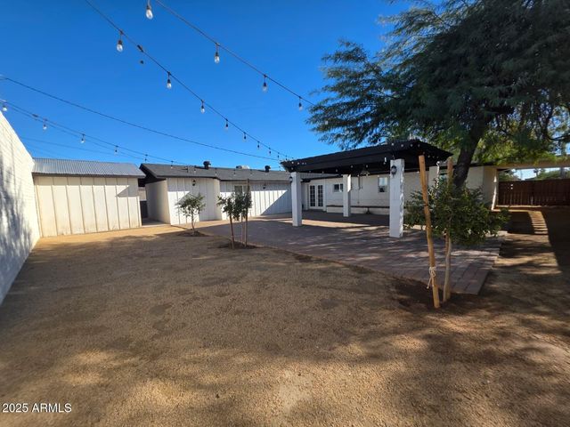 752 W 3RD Place, Mesa, AZ 85201