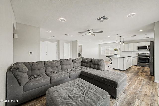 7209 W PALO VERDE Avenue, Peoria, AZ 85345